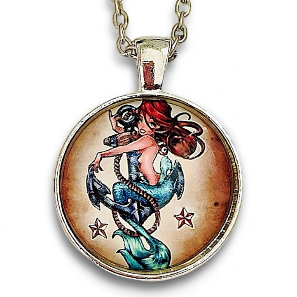 🆕 New Mermaid Pendant Necklace with Nautical Design